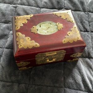 Vintage jewelry box